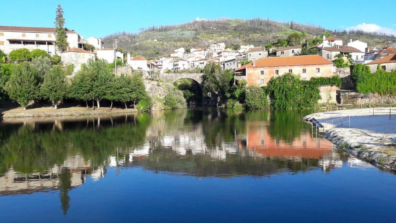 A Look Into The River Apartment Avo Bagian luar foto